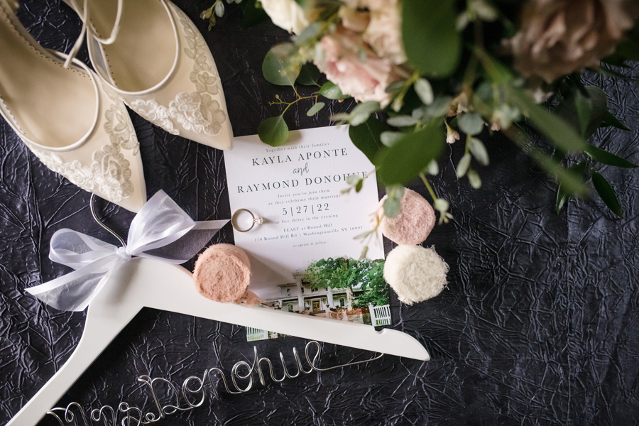 Romantic Wedding Details FEAST at Round Hill 